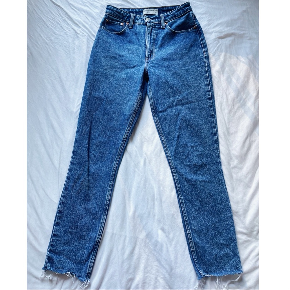 Abercrombie Slim Fit Jeans Medium Blue Wash Size 26 (2R)